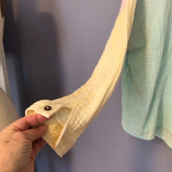 Simply Southern Color Block Gauze Button Down Pineapple Top – Medium - Picture 4 of 9